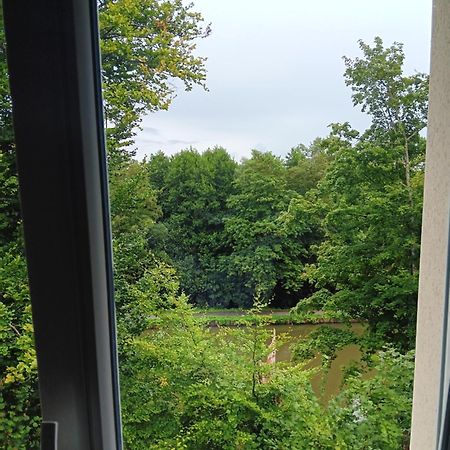 Chambre Privee Dans Une Maison Familiale Charmes  Eksteriør bilde