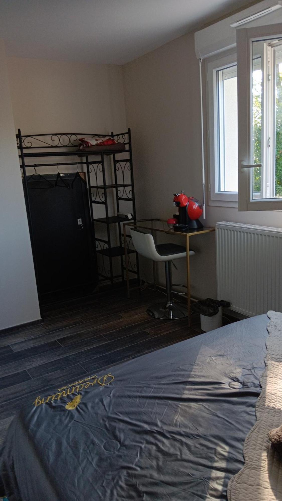 Chambre Privee Dans Une Maison Familiale Charmes  Eksteriør bilde