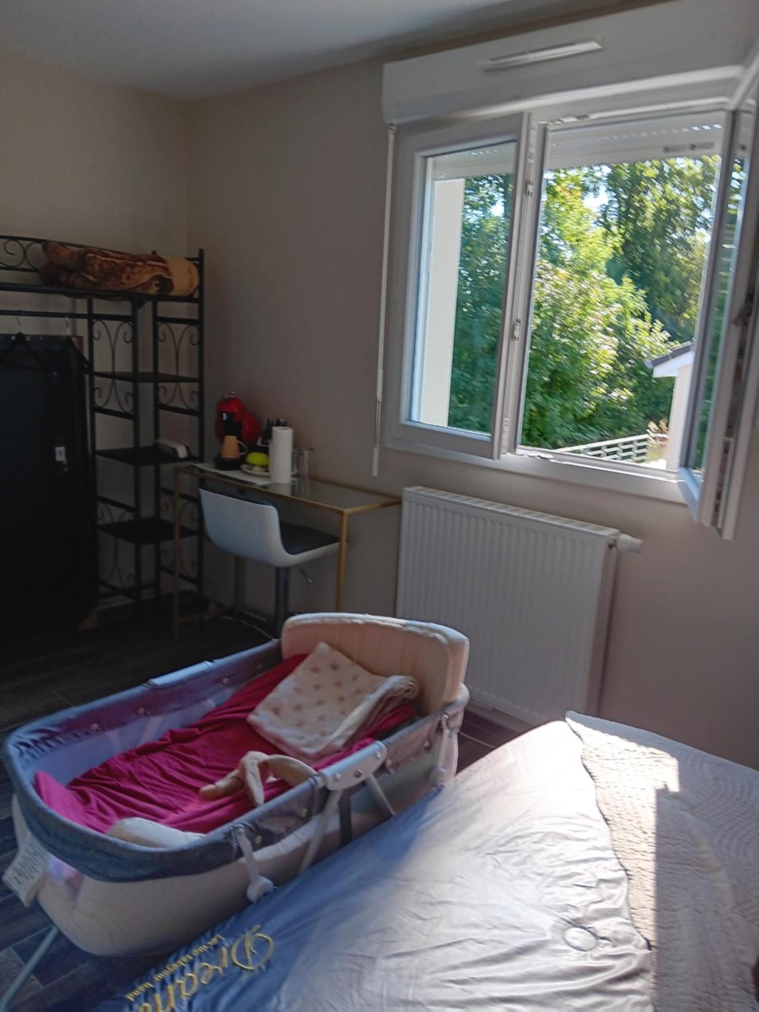 Chambre Privee Dans Une Maison Familiale Charmes  Eksteriør bilde