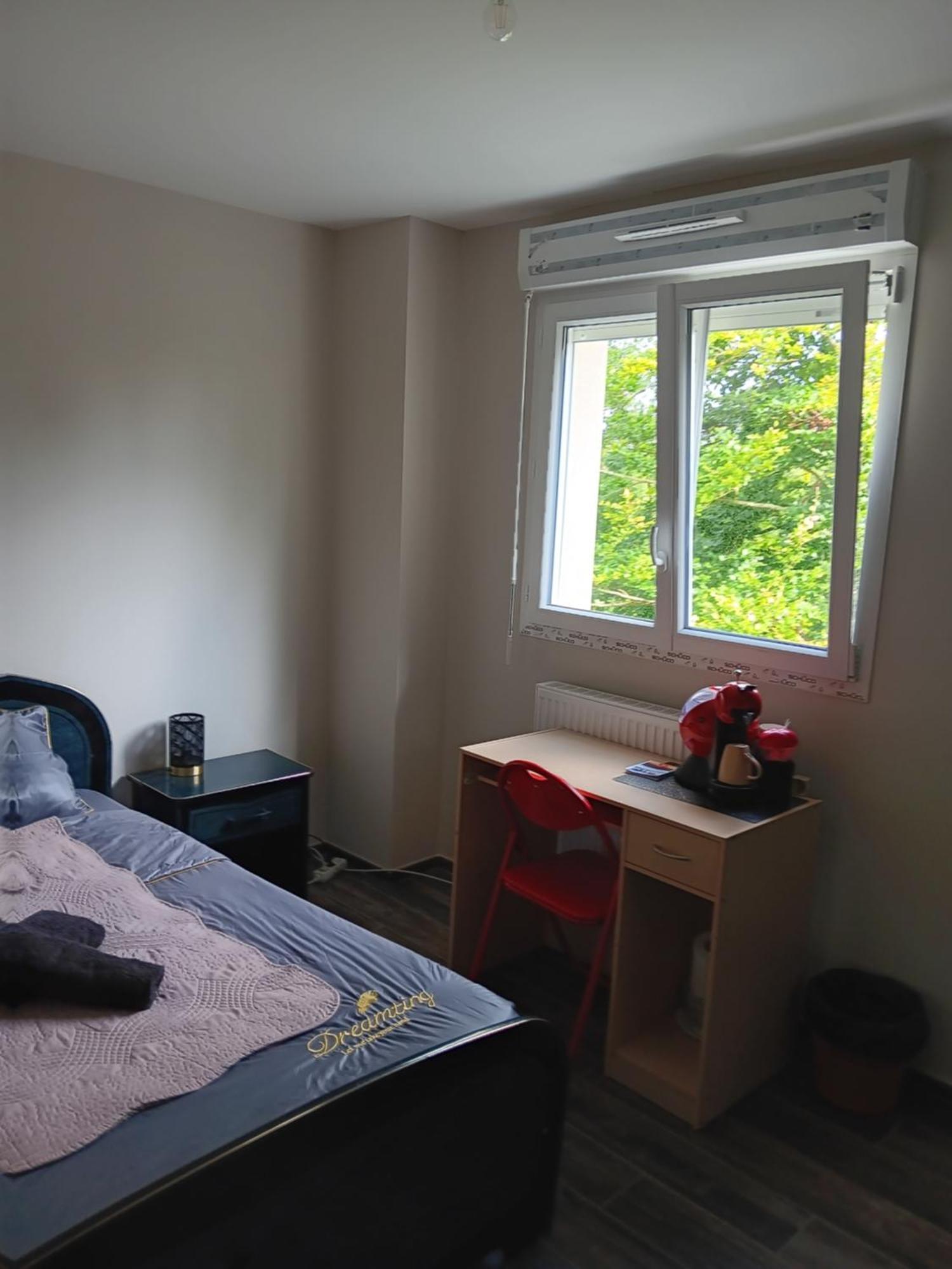 Chambre Privee Dans Une Maison Familiale Charmes  Eksteriør bilde