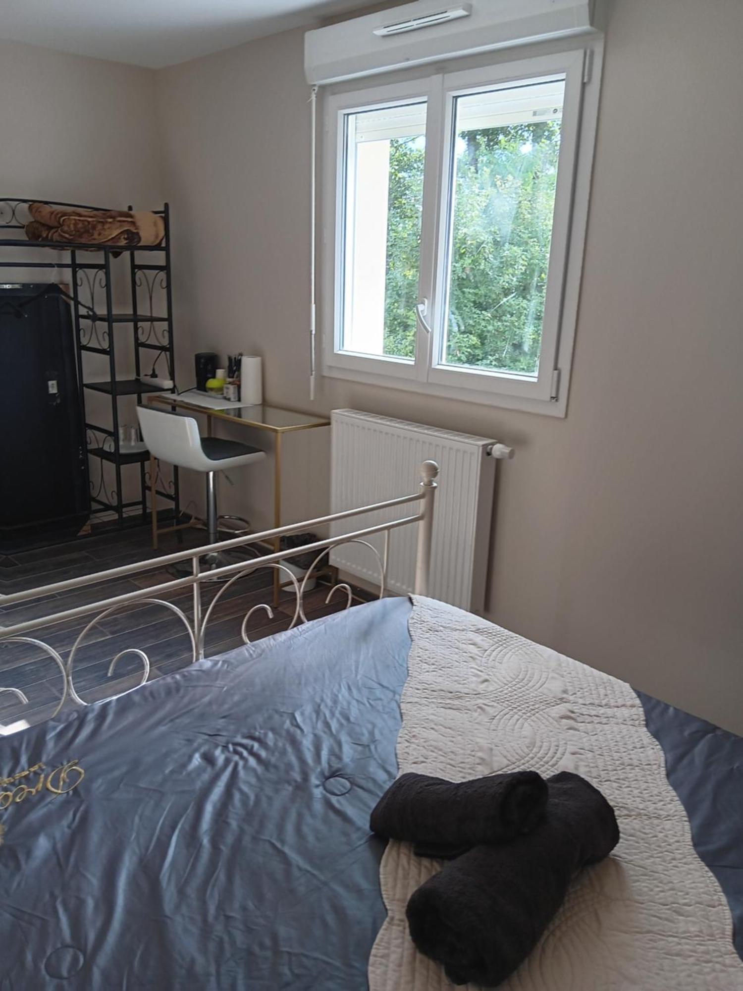 Chambre Privee Dans Une Maison Familiale Charmes  Eksteriør bilde